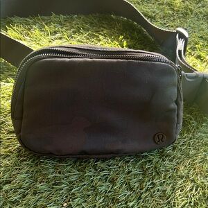 lululemon athletica Men's Black Belt Bag